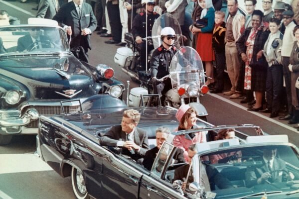 Le gouvernement libère des milliers de pages déclassifiées liées à l'assassinat JFK