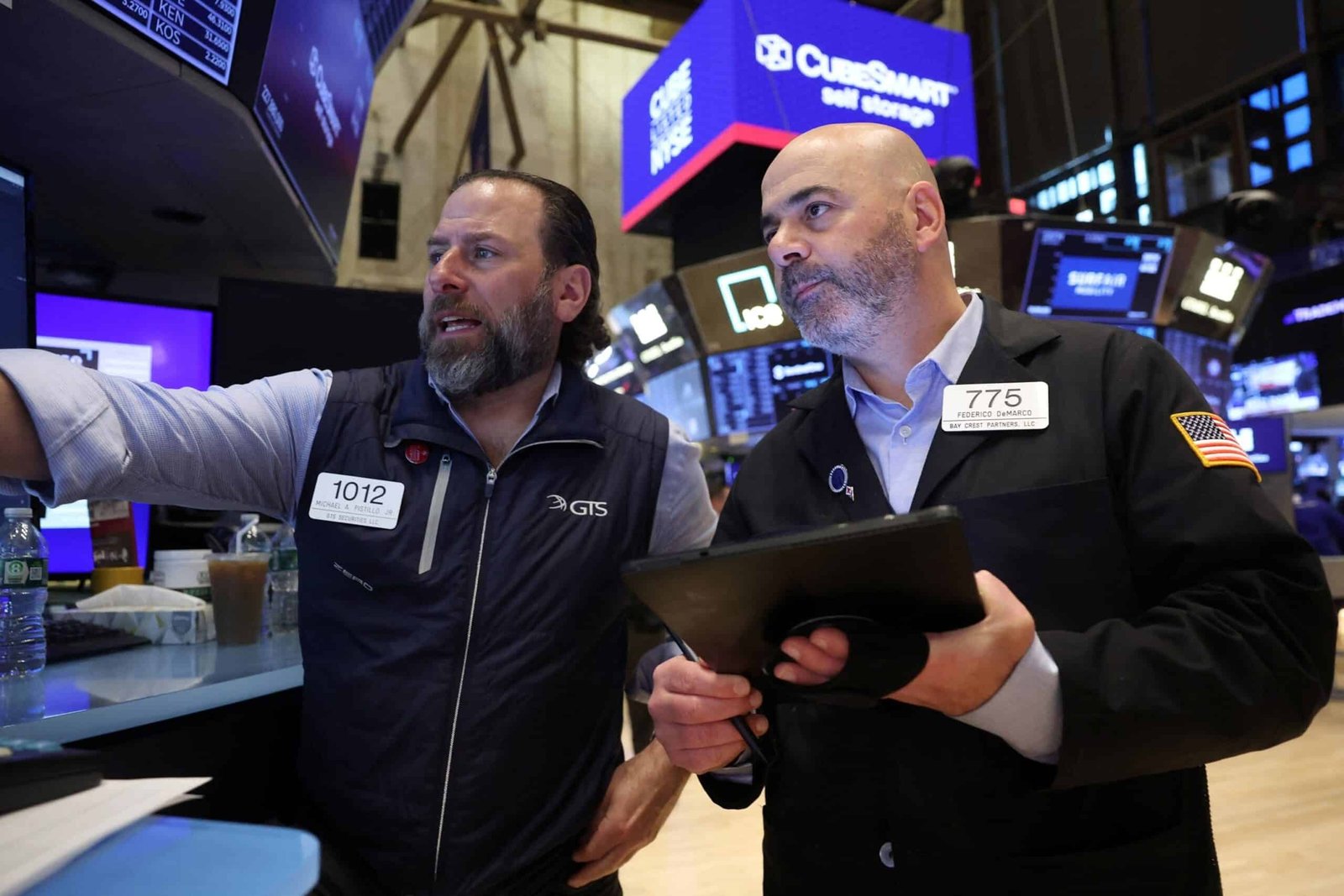 Les stocks glissent à la veille de l'annonce tarifaire de Trump
