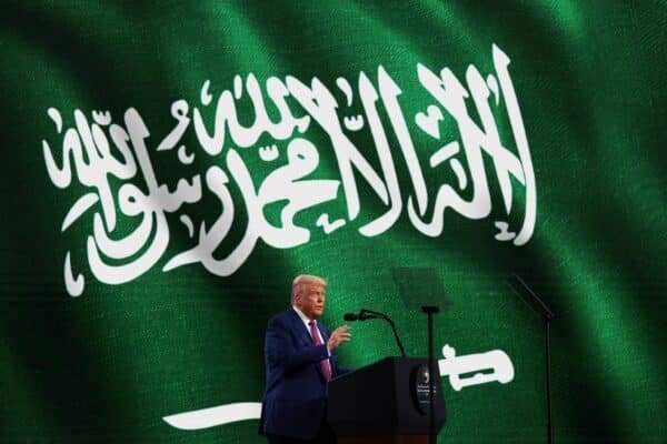 Des questions restent sur les accords, la Syrie sanctionne après le voyage de Trump au Moyen-Orient